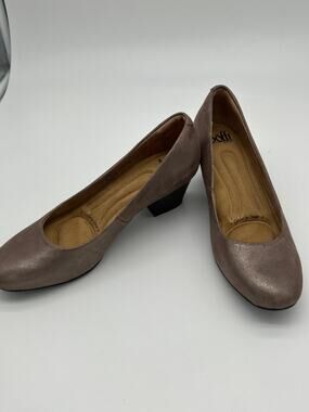 Söfft Women’s Heels Size 7.5 Metallic Taupe Comfort Pumps 2” Heel Leather Work